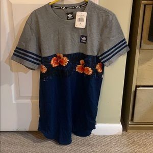 New Adidas casual t-shirt size adult small